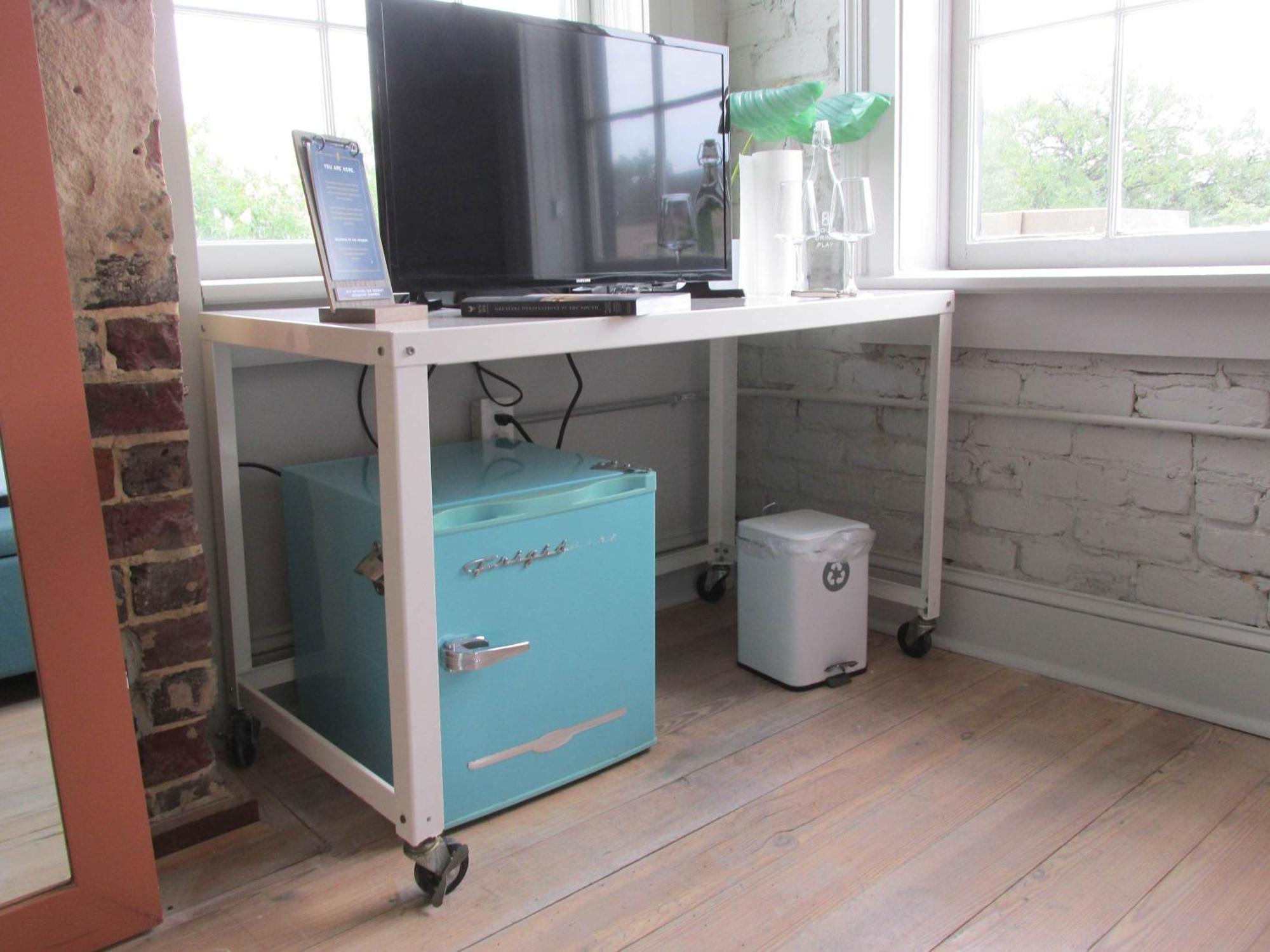 Queen 3rd Floor Downtown Sleeps 2 * Savannah